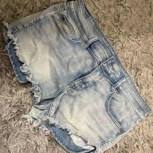 AE Light Destroyed Shortie